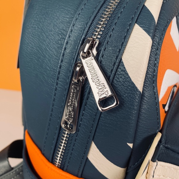 LOUNGEFLY STAR WARS AHSOKA TANO COSPLAY MINI BACKPACK - Grotto Exclusive - Picture 5 of 7